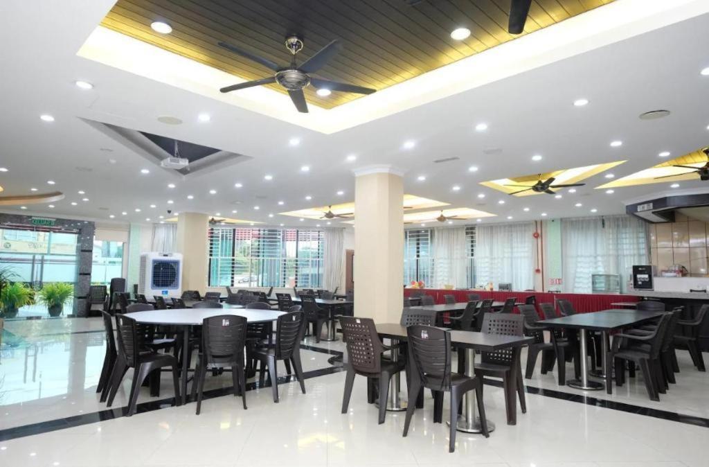 OYO 558 Rayyan Soffea Hotel Kota Bharu Bagian luar foto
