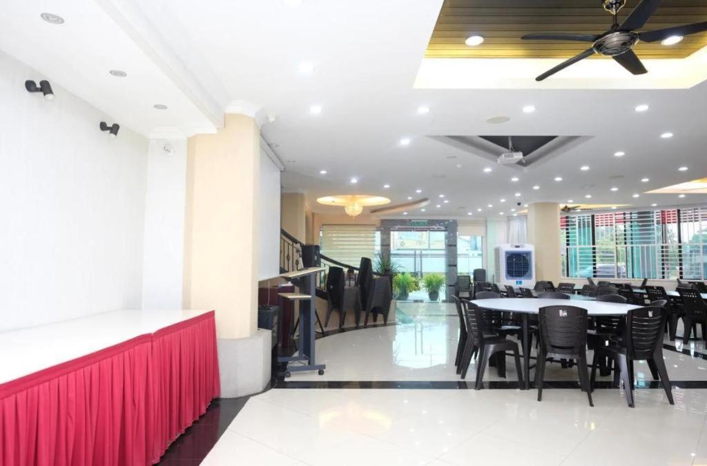 OYO 558 Rayyan Soffea Hotel Kota Bharu Bagian luar foto