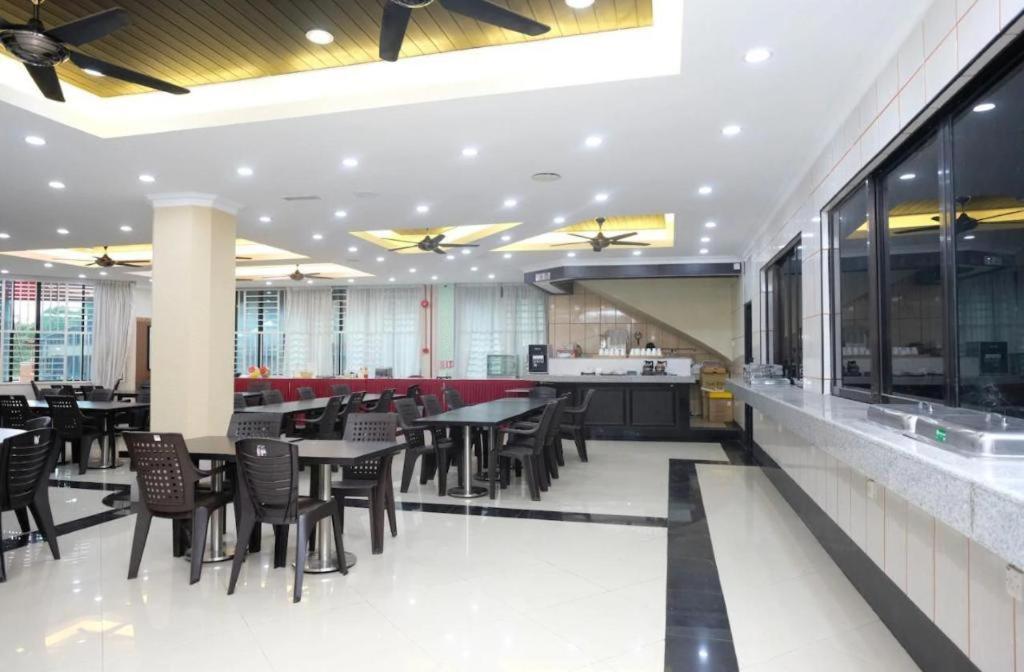 OYO 558 Rayyan Soffea Hotel Kota Bharu Bagian luar foto